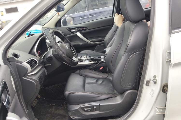 Used Mitsubishi Eclipse Cross 2019 1.5T CVT Two-Wheel Drive Dream Edition China VI Standard
