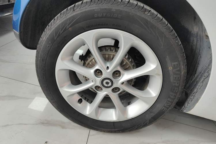 Used smart fortwo 2018 1.0L 52kW Hardtop Dynamic Version China V Right Rear Wheel Hub