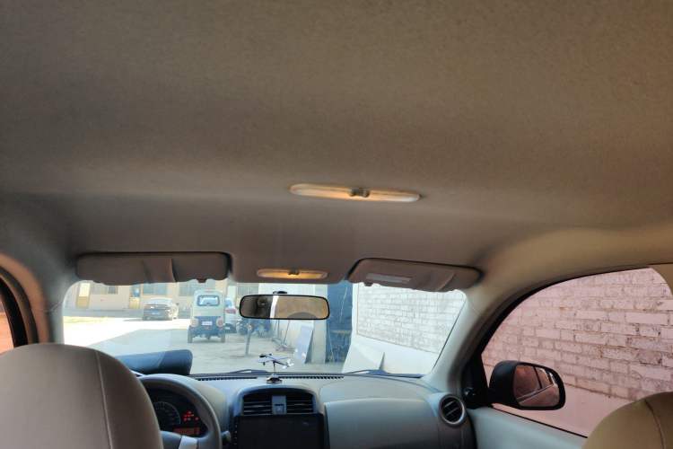 Used Nissan Sunny 2015 1.5XE Manual Comfort Edition Headliner