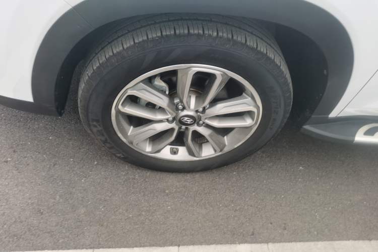 Used Hyundai ix35 2018 2.0L Automatic Two-Wheel Drive Zhiyong·Changlian Edition Left Front Wheel Hub