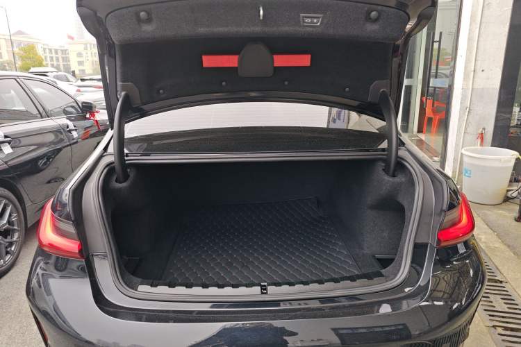 Used BMW 3 Series 2025 330Li M Sport Shadowline Package
