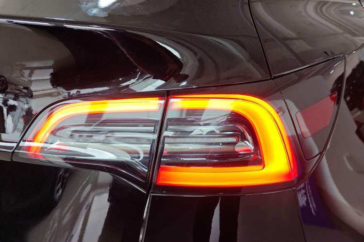 Used Tesla Model Y 2022 Long-Range All-Wheel-Drive Version