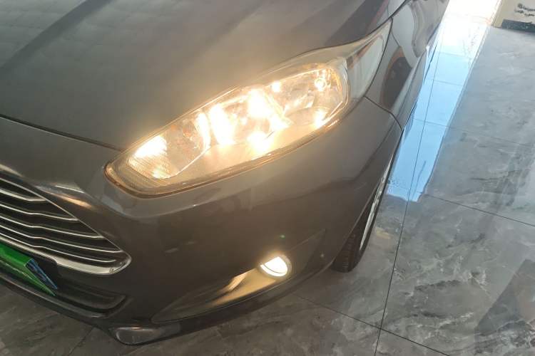Used Ford Fiesta 2013 Sedan 1.5L Automatic Fashion Edition
