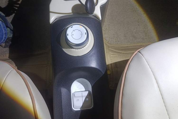 Used Wuling Hongguang MINIEV 2024 3rd Generation 215km Advanced Version Gear Lever