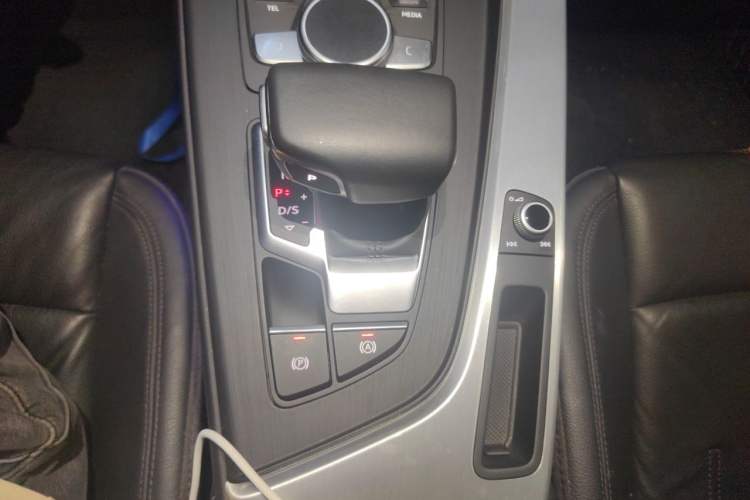 Used Audi A4L 2019 40 TFSI Fashion Edition China VI Emission Standard
