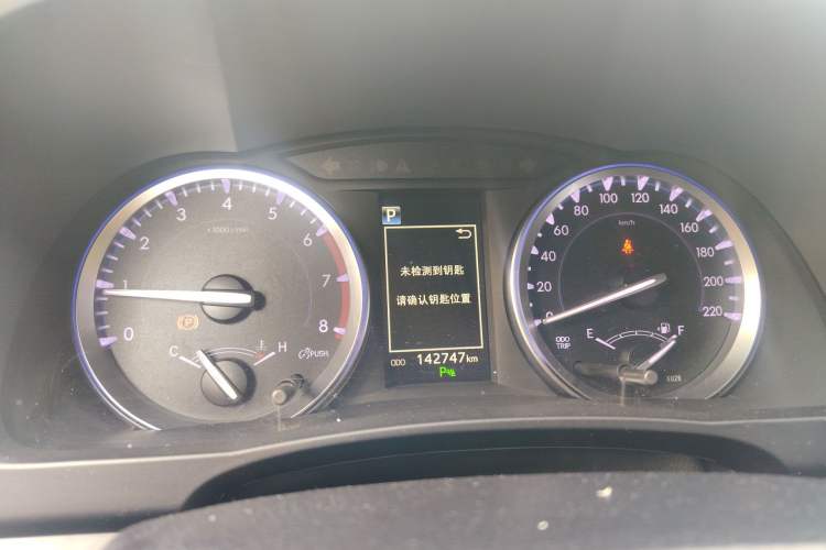 Used Toyota Highlander 2018 2.0T Four-Wheel Drive Luxury Edition 7 Seats China V Emission Standard