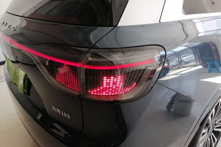 Used Hima AITO M9 2024 Range-Extended Ultra Version 42 kWh 6-Seater Model
