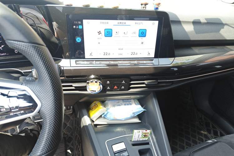 Used Volkswagen Golf 2023 280TSI DSG R-Line Lite Audio And AC Panel