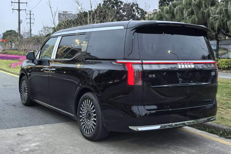 Used Zeekr 009 2024 7-Seater Aisle Version 108 kWh