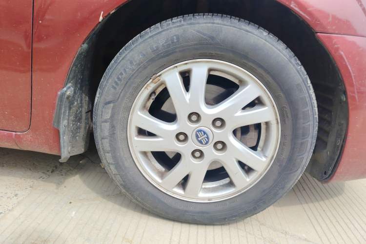 Used Bestune B50 2011 1.6L automatic with sunroof
