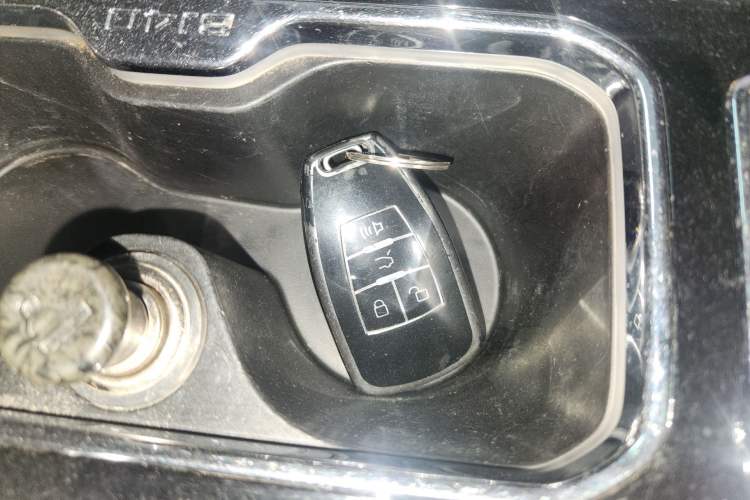 Used BAIC Off-Road BJ40 2019 PLUS 2.3T Automatic Four-Wheel Drive Flagship Edition China VI Emission Standard Vehicle Key