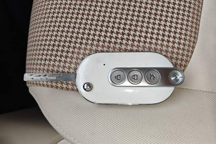 Used Wuling Hongguang MINIEV 2024 3rd Generation 215km Advanced Version
