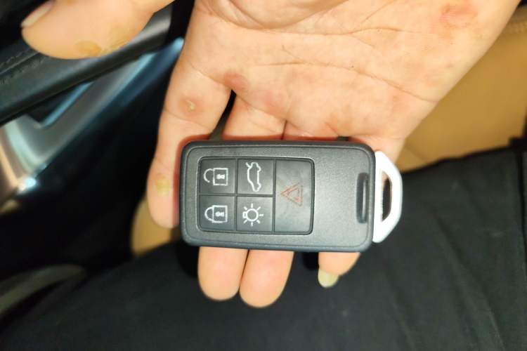 Used Volvo V40 2017 Cross Country T3 Zhiya Edition