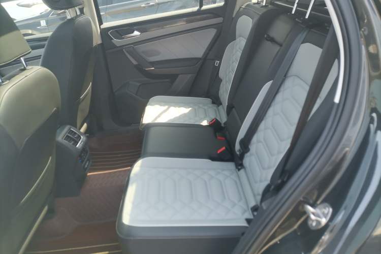 Used Volkswagen Tayron 2023 280TSI Two-Wheel-Drive Luxury Plus Advanced Version Left Rear Seat