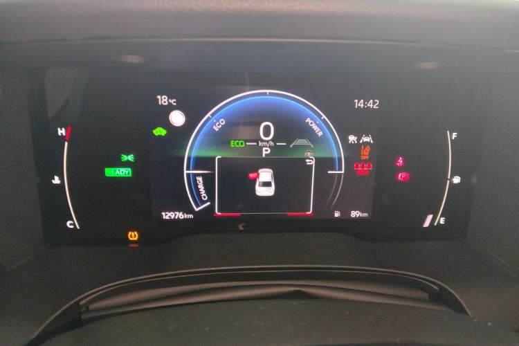 Used Toyota Camry 2024 Dual-Motor 2.0 HGVP Luxury Edition
