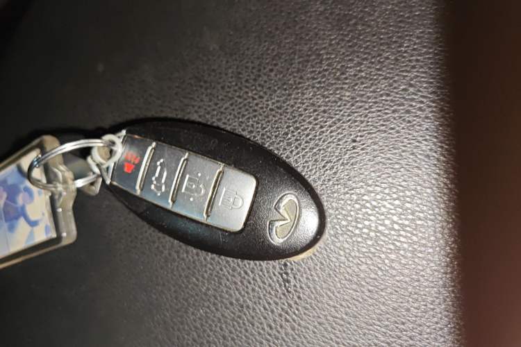 Used Infiniti QX70 2013 3.7L Standard Edition