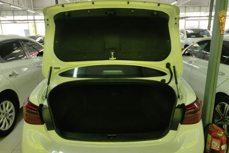 Used Infiniti Q50L 2022 2.0T Comfort Edition Trunk