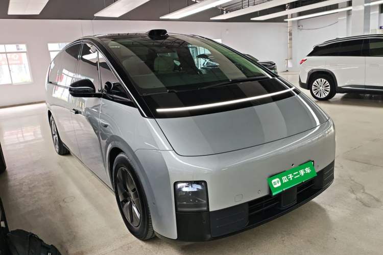 Used Li Auto MEGA 2024 Ultra Model
