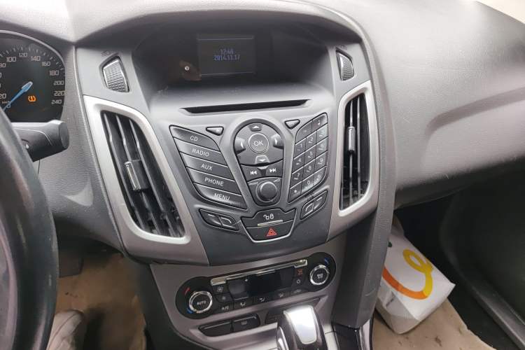 Used Ford Focus 2012 Sedan 1.6L Automatic Fashion Edition
