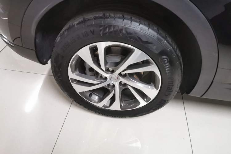 Used Buick Envision 2022 Facelift Encore S 652T Two-Wheel-Drive Luxury Model Right Rear Wheel Hub