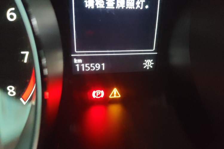 Used Volkswagen Touran 2018 Volkswagen Touran L 280TSI DSG Comfort Edition 7-seater Odometer Close Up