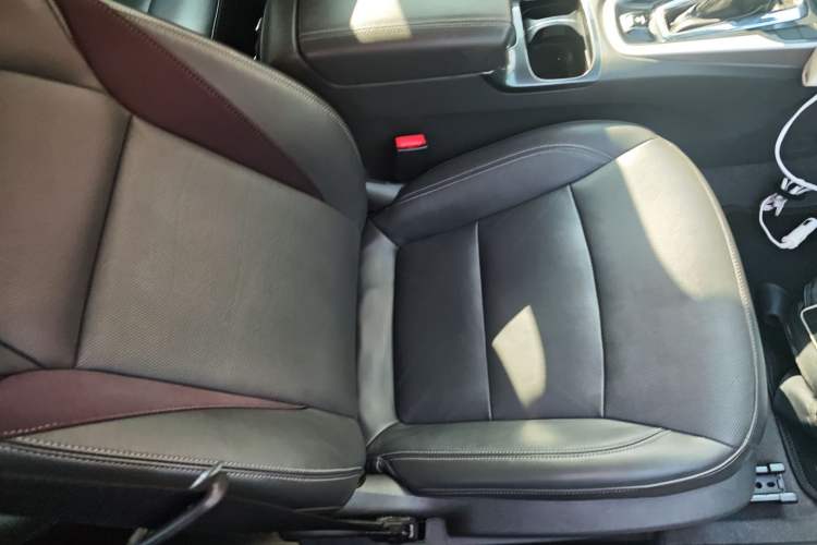 Used Chevrolet Malibu 2016 2.0L Automatic Luxury Edition Right Front Seat