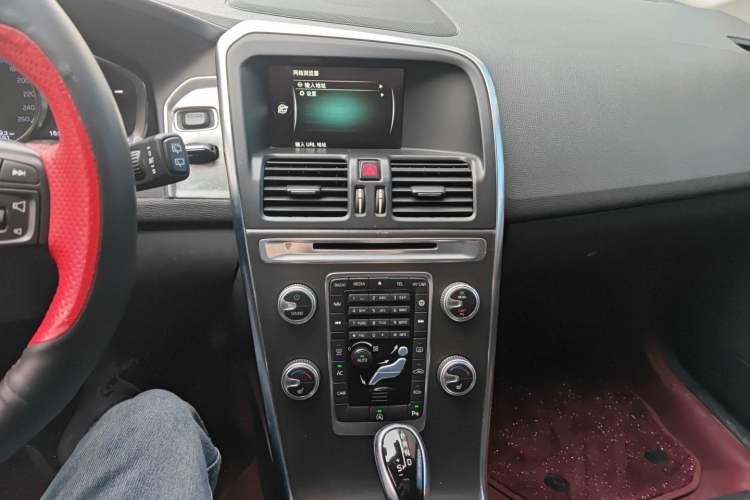Used Volvo XC60 2015 T5 Smart Upgrade Model Audio And AC Panel