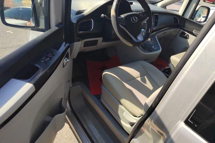 Used JAC Group Refine M5 2013 2.0T Gasoline Automatic Business Edition
