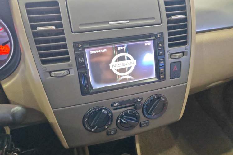 Used Nissan Tiida Sedan 2008 1.6L Automatic Fashion Edition Audio And AC Panel