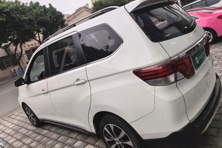 Used Venucia M50V 2019 1.5L Manual Comfort Edition
