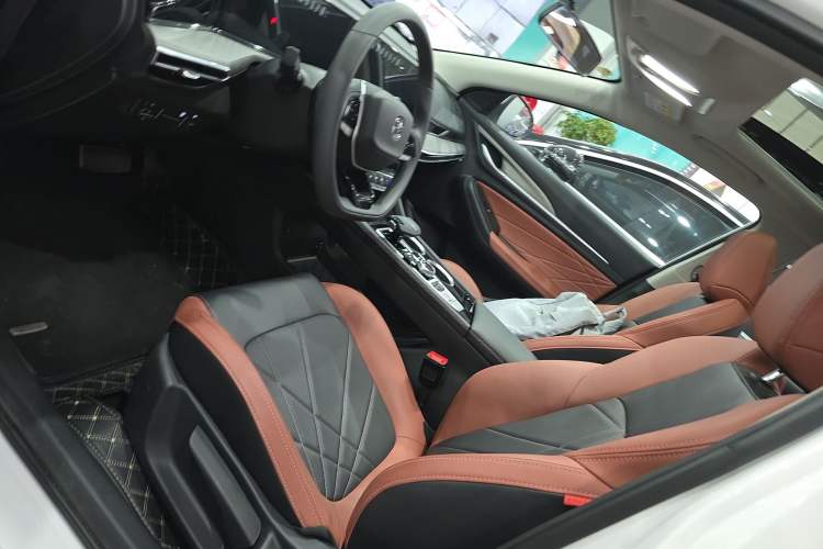 Used CHANGAN Eado 2023 Changan Edition PLUS Blue Whale NE 1.4T GDI DCT Prestige Version Left Front Seat