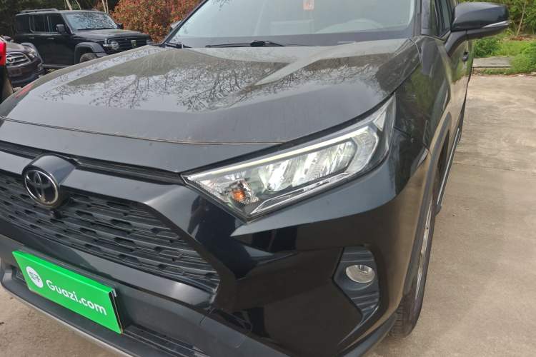 Used Toyota RAV4 2021 2.0L CVT Two-Wheel Drive Fashion Edition
