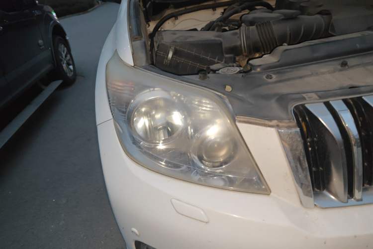 Used Toyota Prado 2010 4.0L Automatic VX NAVI Right Front Headlight