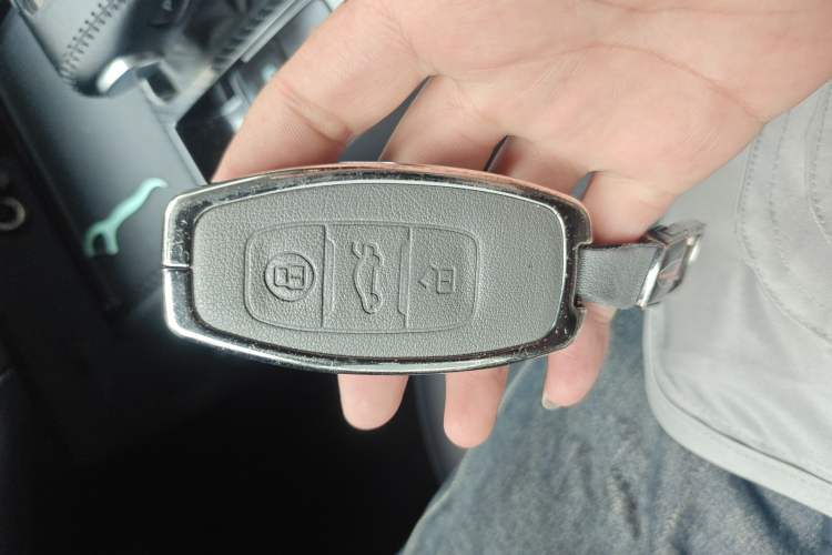 Used Hongqi E-QM5 2022 431 km Charge & Enjoy Edition
