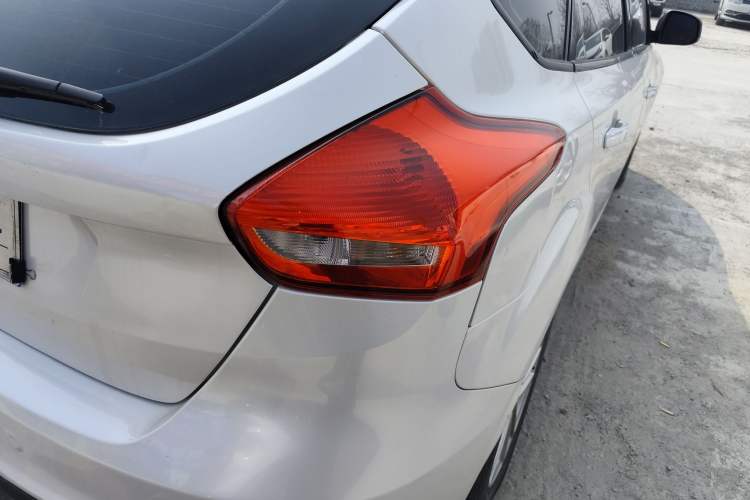 Used Ford Focus 2015 Hatchback 1.6L Automatic Fashion Edition