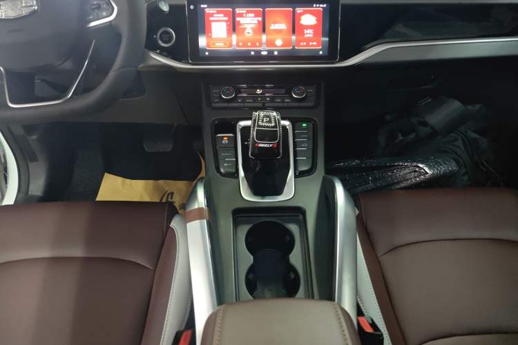 Used Geely Auto Emgrand X7 Sport 2022 1.8TD DCT Zhiya Trim