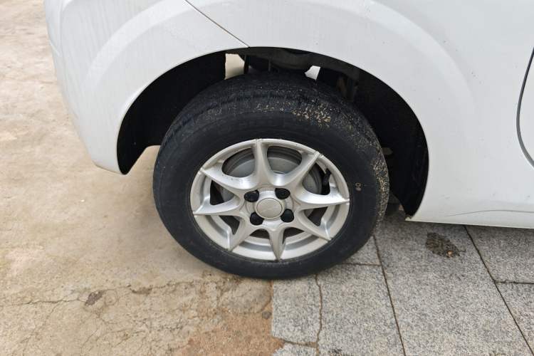 Used Roewe Clever 2022 311km QiQi BoBo Edition Right Rear Wheel Hub