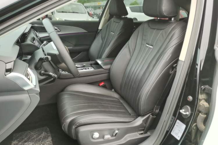 Used Hongqi H5 2023 2.0T Automatic Smart Connect Flagship Edition Left Front Seat