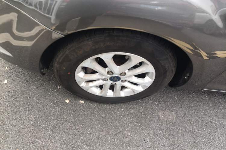 Used Ford Focus 2013 Sedan Classic 1.8L Automatic Base Model