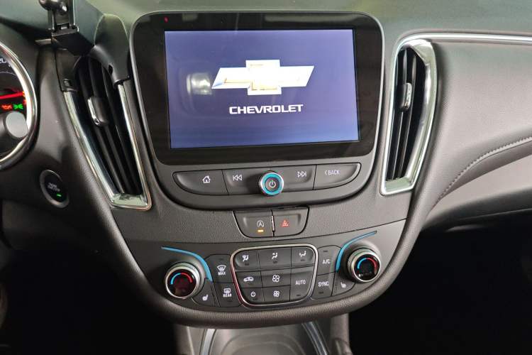 Used Chevrolet Malibu XL 2022 535T Automatic Sport Edition Audio And AC Panel