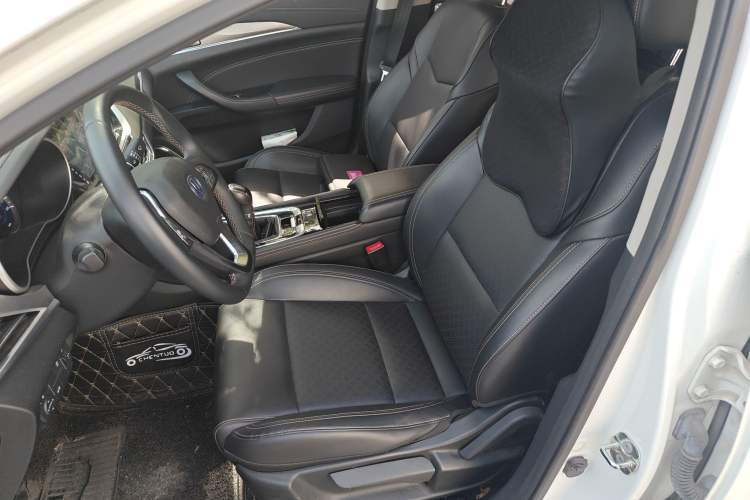 Used Changan Eado 2018 High-Energy Edition 1.6L GDI Manual Pioneer Model China V Standard
