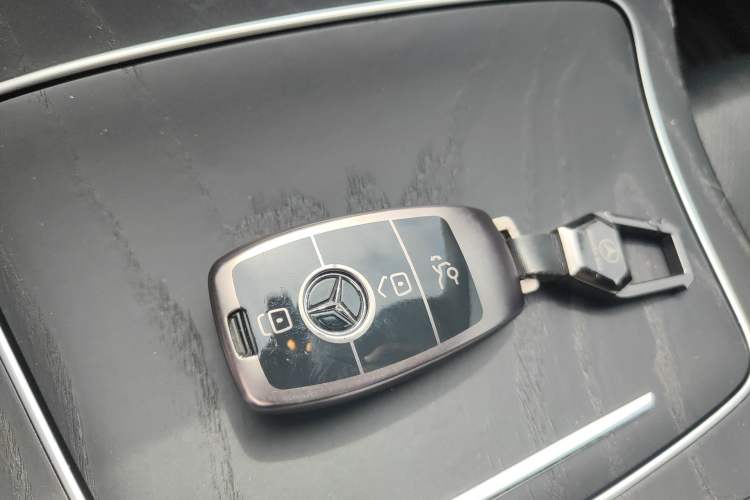 Used Mercedes-Benz E-Class 2019 Restyled E 300 L Sporty and Stylish Edition Interior 1