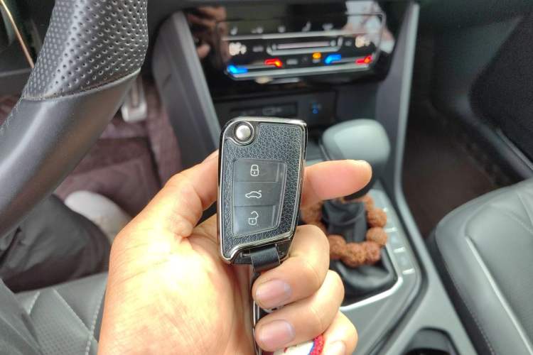 Used Volkswagen Tiguan L 2022 330TSI Automatic Two-Wheel Drive R-Line Enhanced Edition
