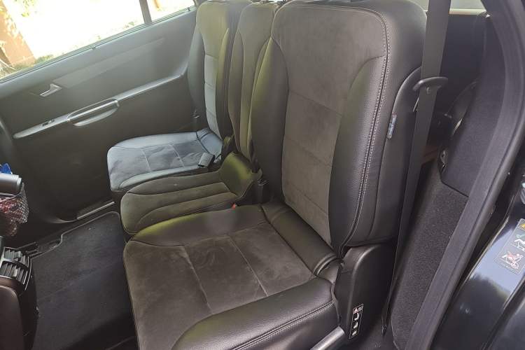 Used Mercedes-Benz R-Class 2014 R 320 4MATIC Business Model