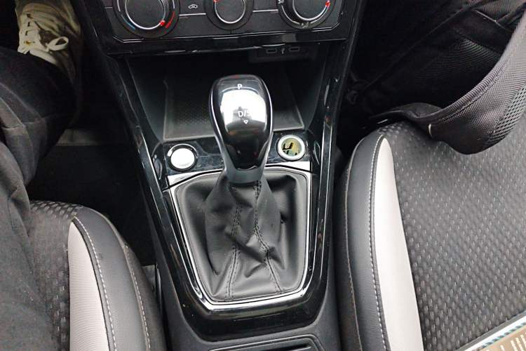 Used Volkswagen Tacqua 2023 200TSI DSG Joy-Connect Edition
