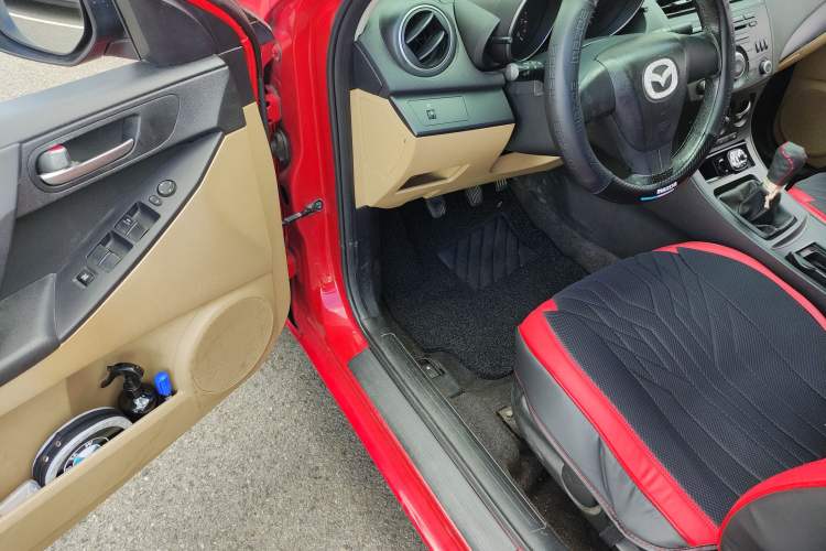 Used Mazda Mazda 3 2011 Sedan 1.6L Manual Comfort Model