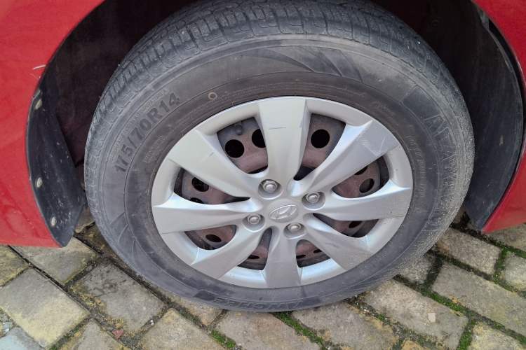 Used Hyundai Verna (older generation) 2014 1.4L Manual Smart GLS Trim