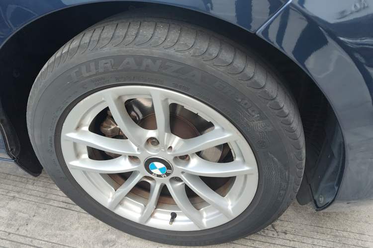 Used BMW 2 Series 2015 218i Right Front Wheel Hub