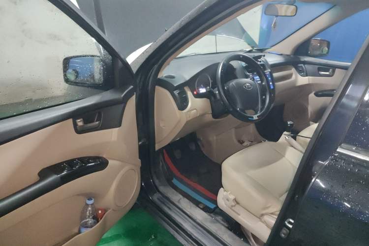 Used Kia Sportage 2013 2.0L Manual Two-Wheel Drive GL Trim
