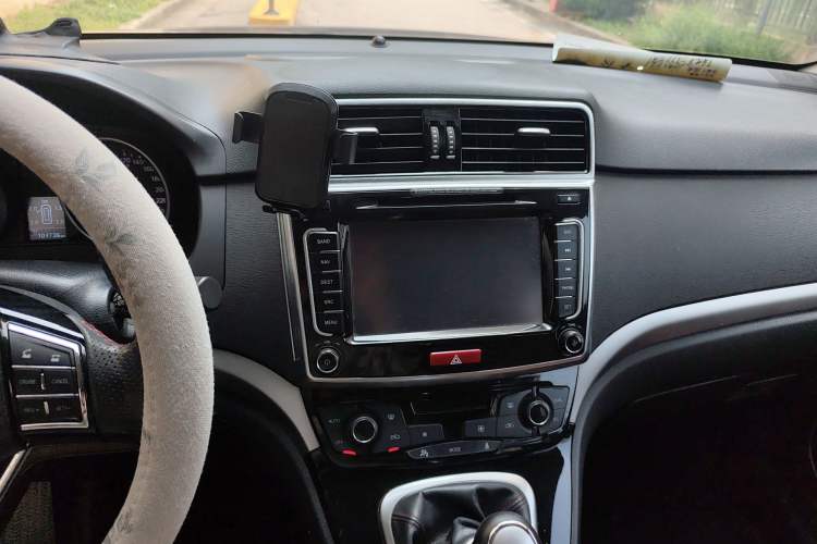 Used Haval H6 2014 Sport Version 1.5T Manual Two-Wheel Drive Elite Edition Audio And AC Panel